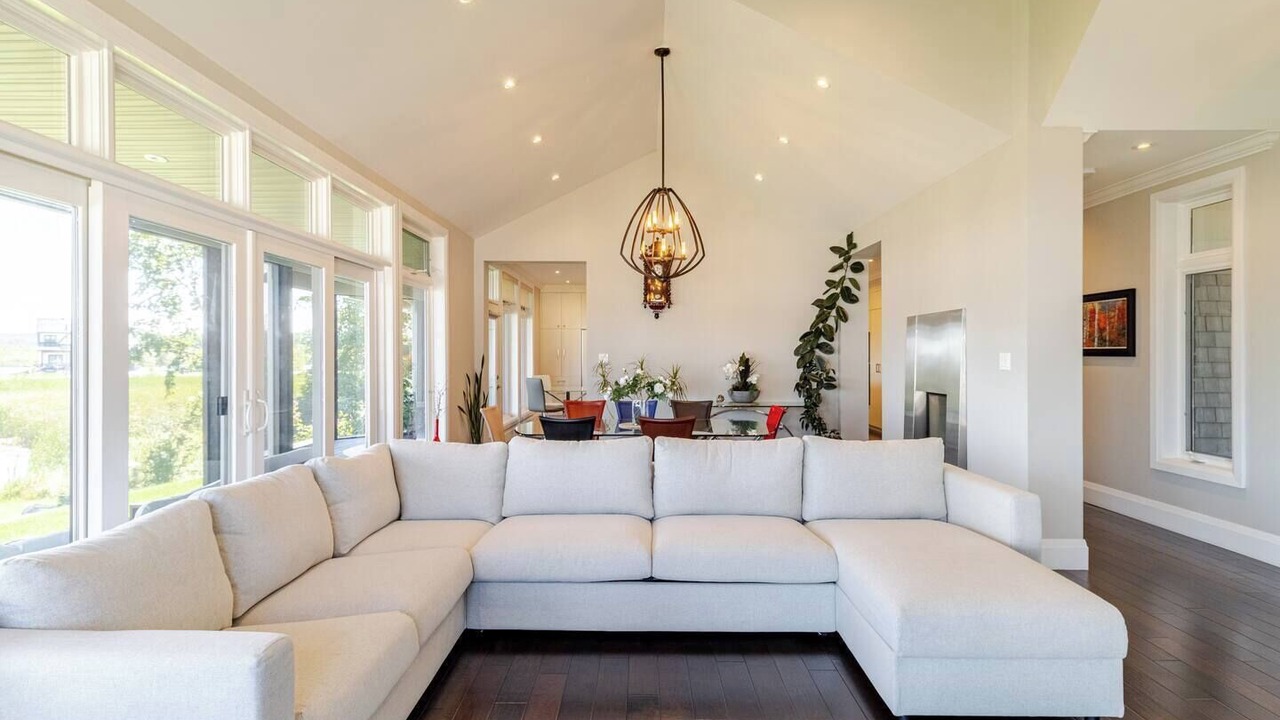 Photo of Livingroom in Port McNicoll