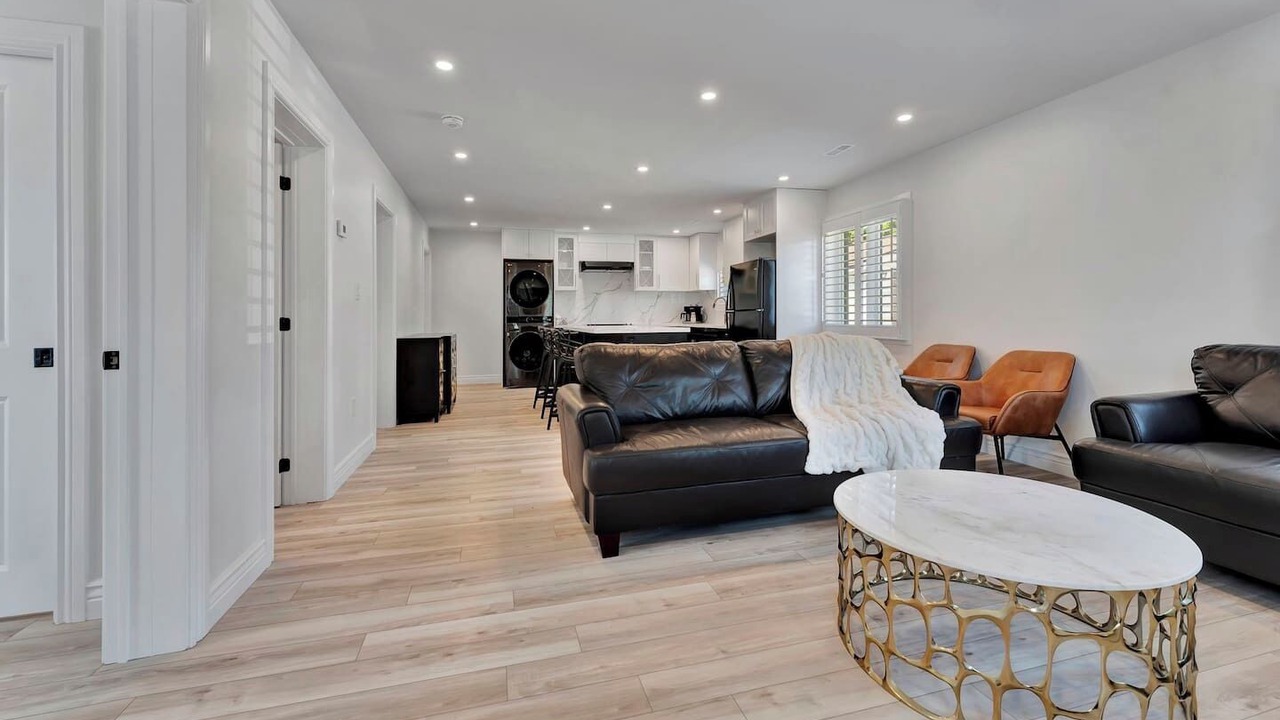Photo of Livingroom in Port Dover