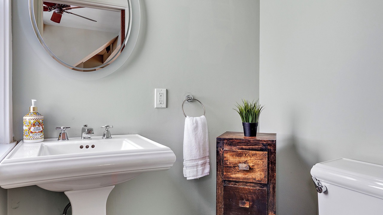 Photo of Bathroom in Uptown