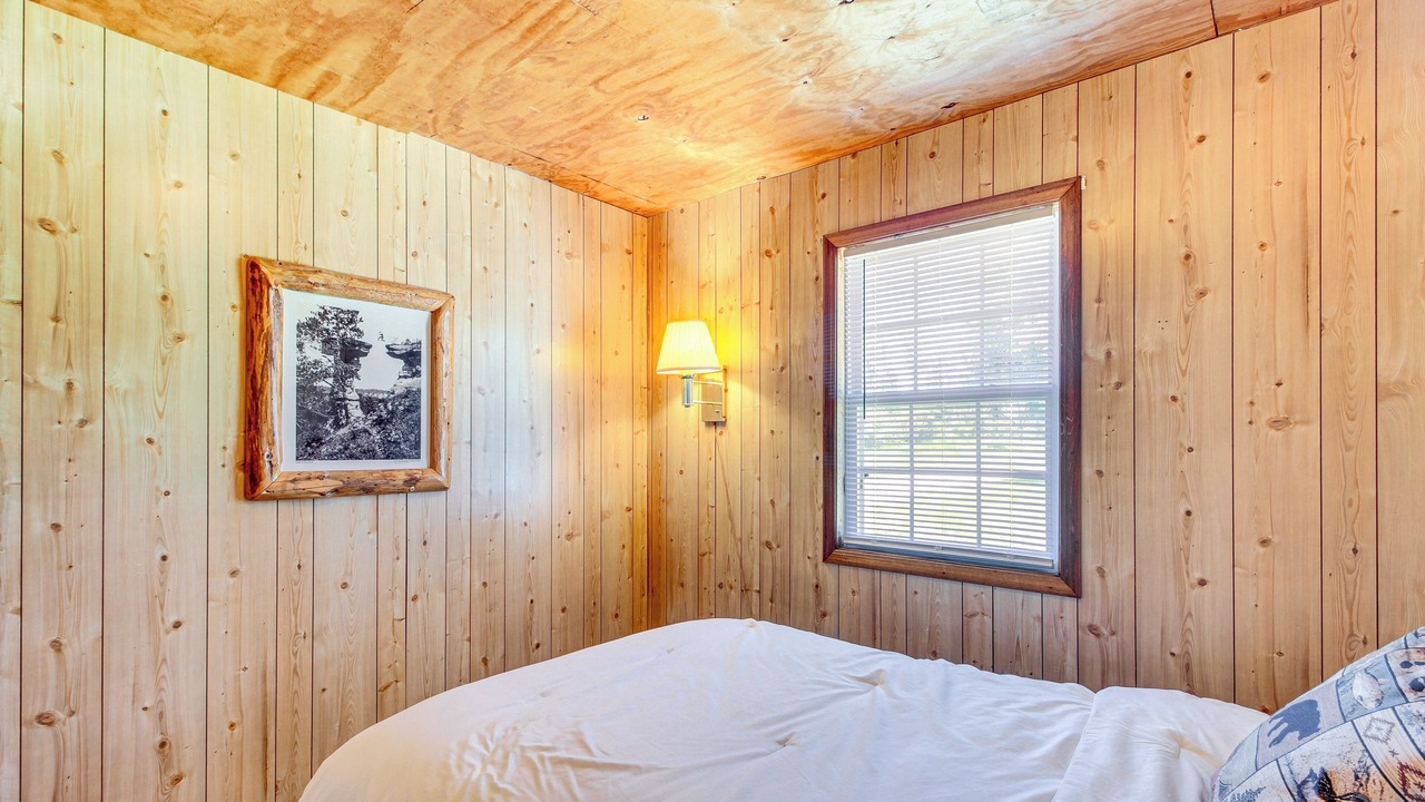Photo of Bedroom in Garrison