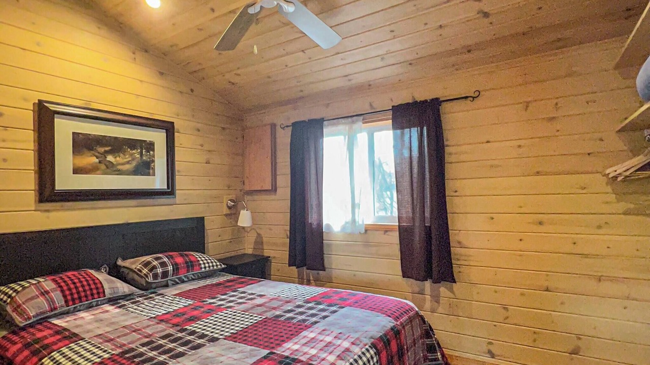 Photo of Bedroom in Magnetawan