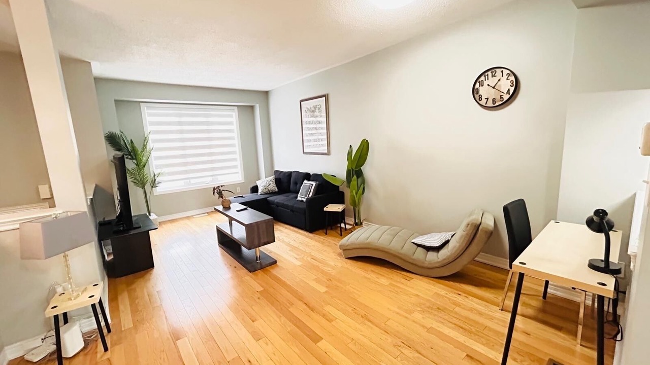 Photo of Livingroom in Brampton