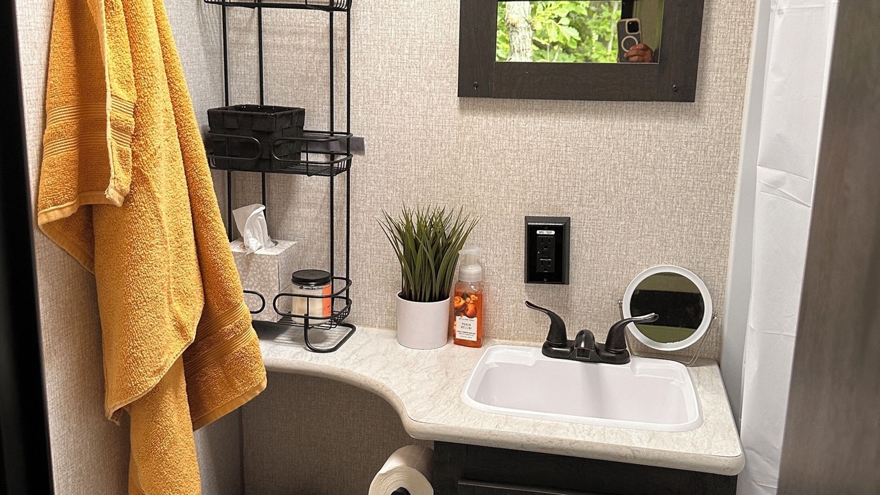 Photo of Bathroom in Moe