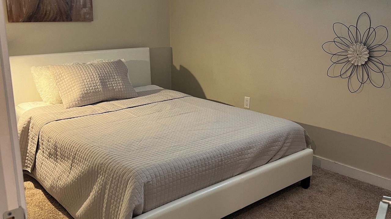 Photo of Bedroom in Grand Bend