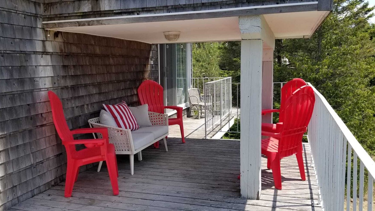 Photo of Patio Balcony in Manitoulin District