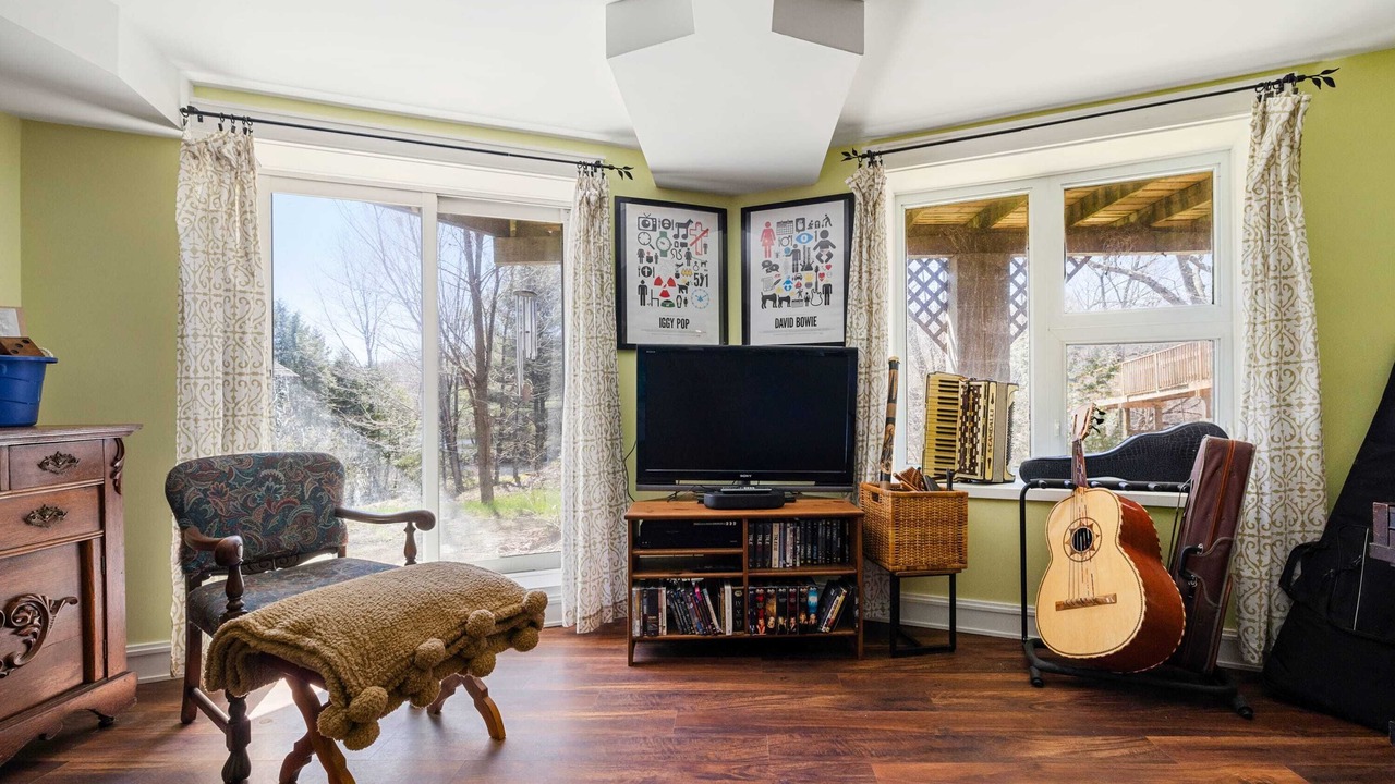 Photo of Livingroom in Jones Falls