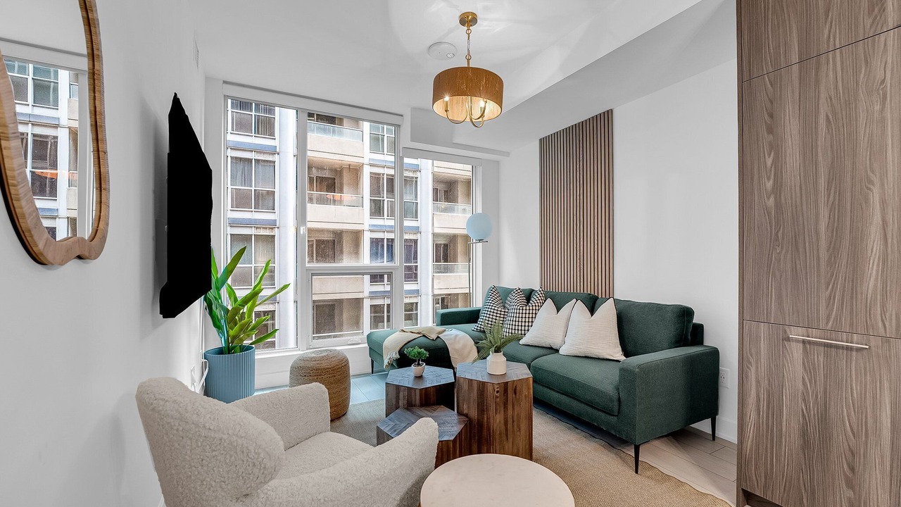 Photo of Livingroom in Toronto Entertainment District