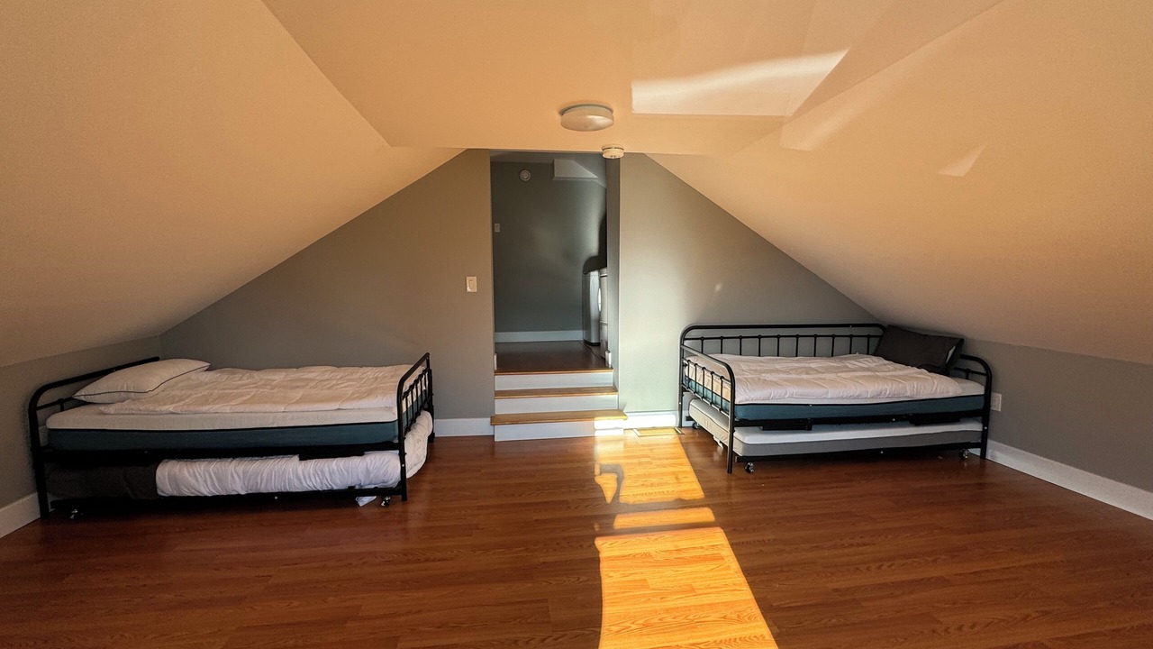 Photo of Bedroom in Loyalist
