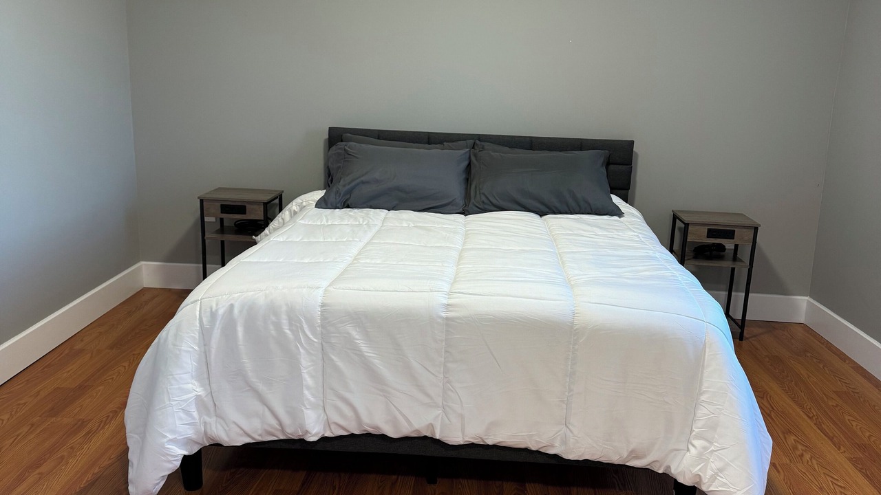 Photo of Bedroom in Loyalist