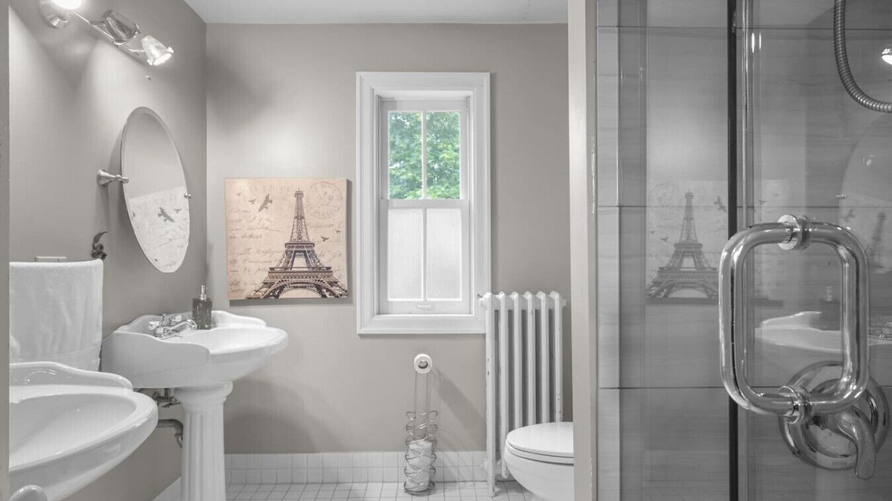 Photo of Bathroom in Cobourg