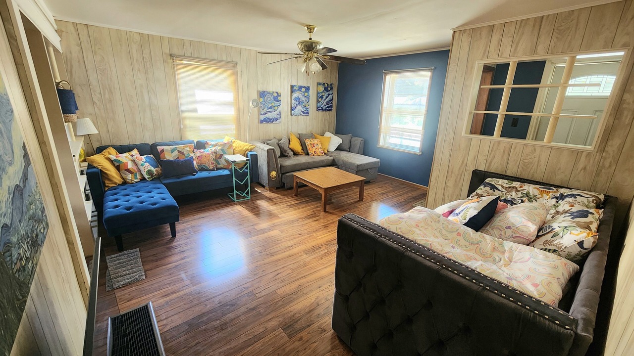 Photo of Livingroom in Brantford