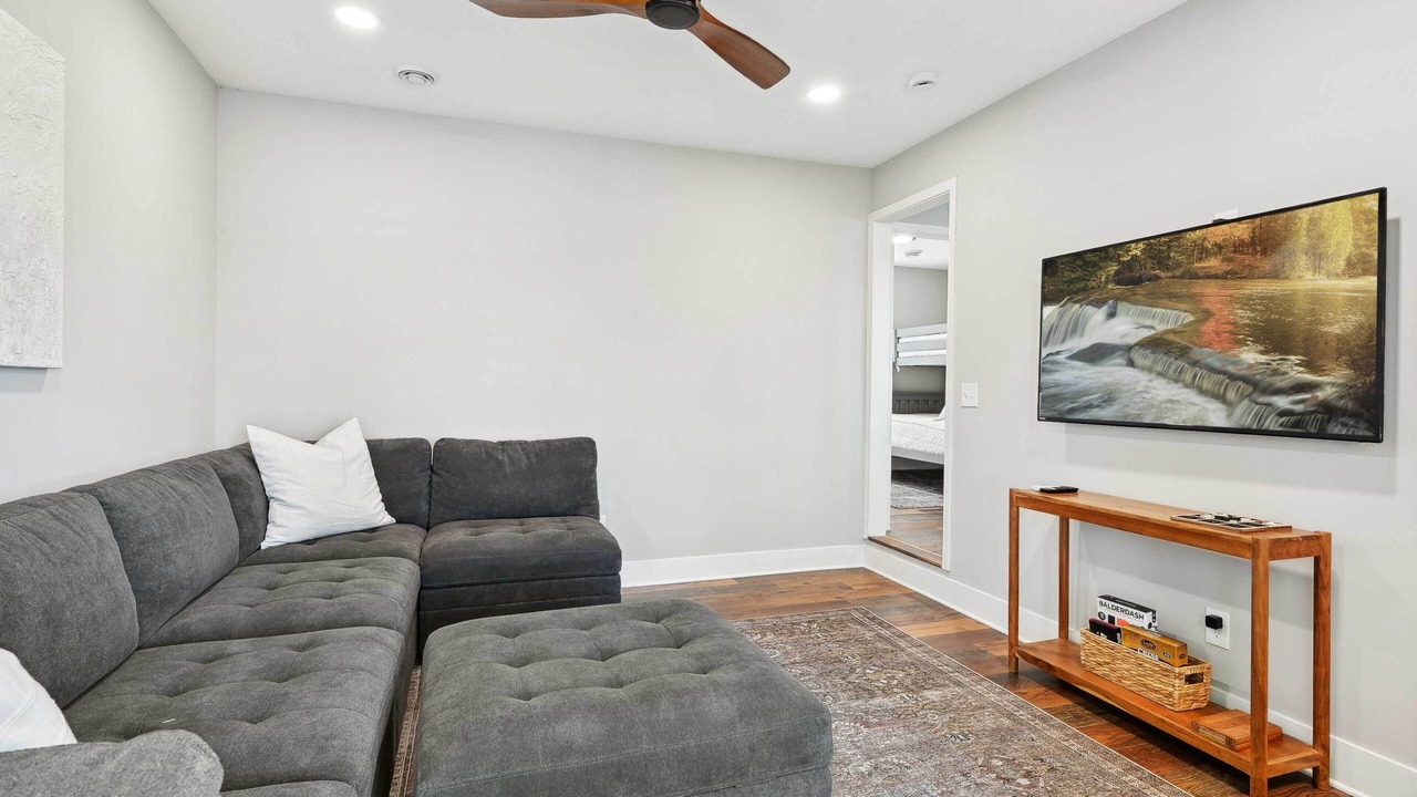 Photo of Livingroom in Maple Lake