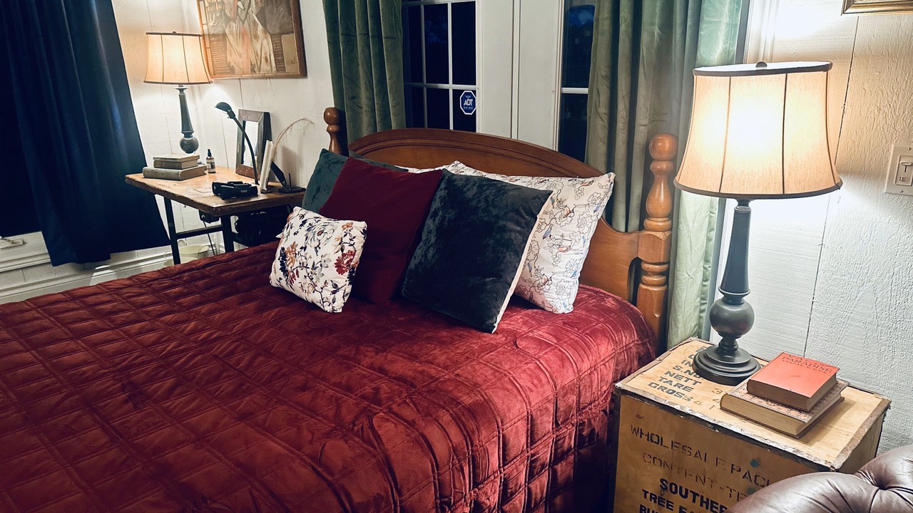 Photo of Bedroom in West Lincoln