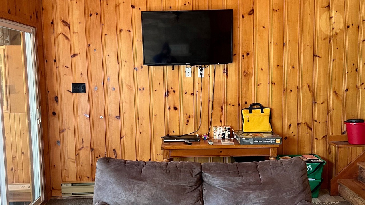 Photo of Livingroom in North Kawartha