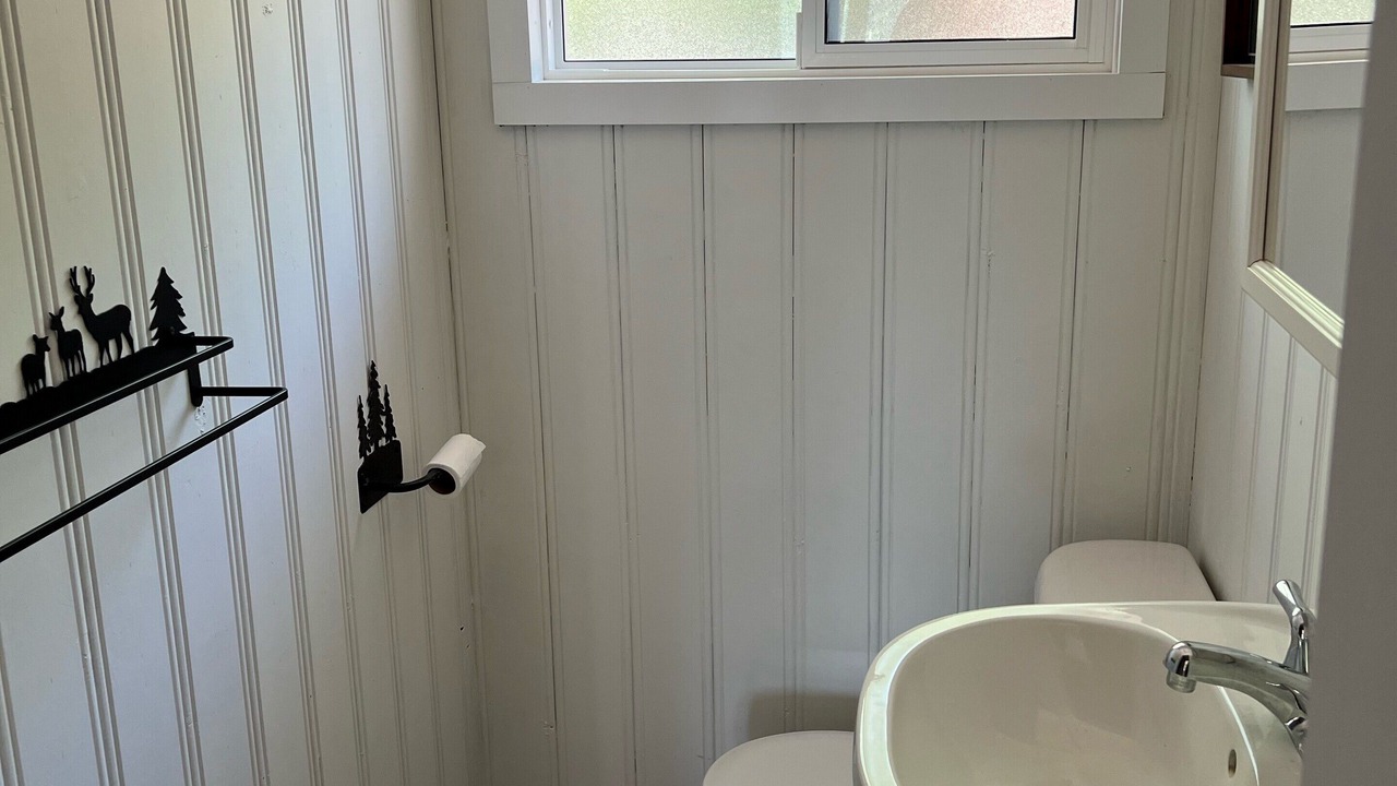 Photo of Bathroom in North Kawartha