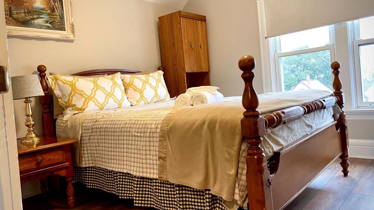 Photo of Bedroom in Thorold
