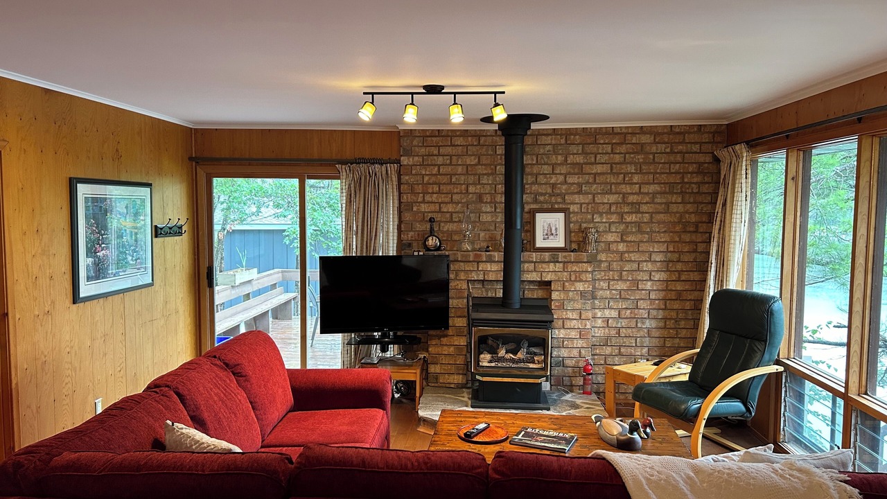 Photo of Livingroom in North Kawartha