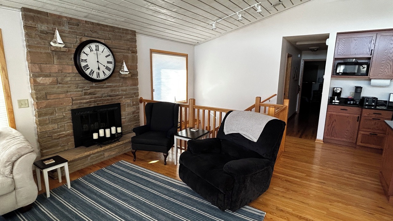 Photo of Livingroom in Maple Lake