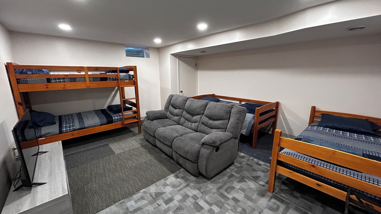 Photo of Bedroom in Maple Lake