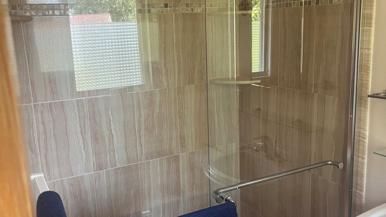 Photo of Bathroom in Maple Lake