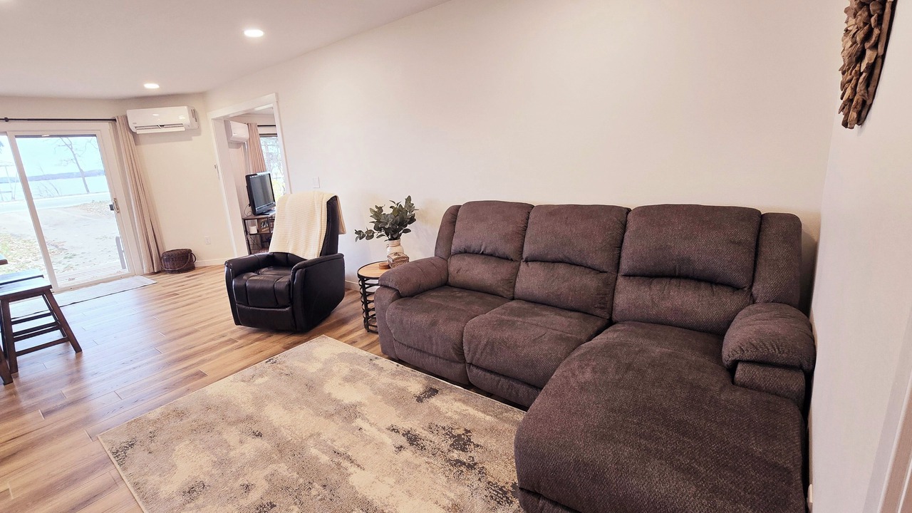 Photo of Livingroom in Detroit Lakes
