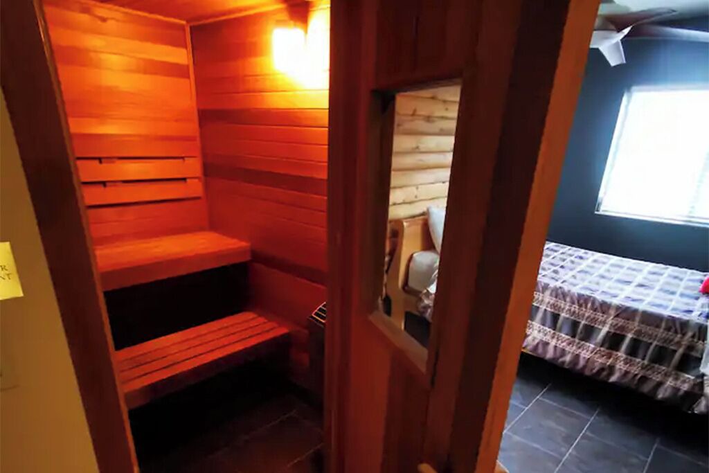 Photo of Bedroom in Bridgeview