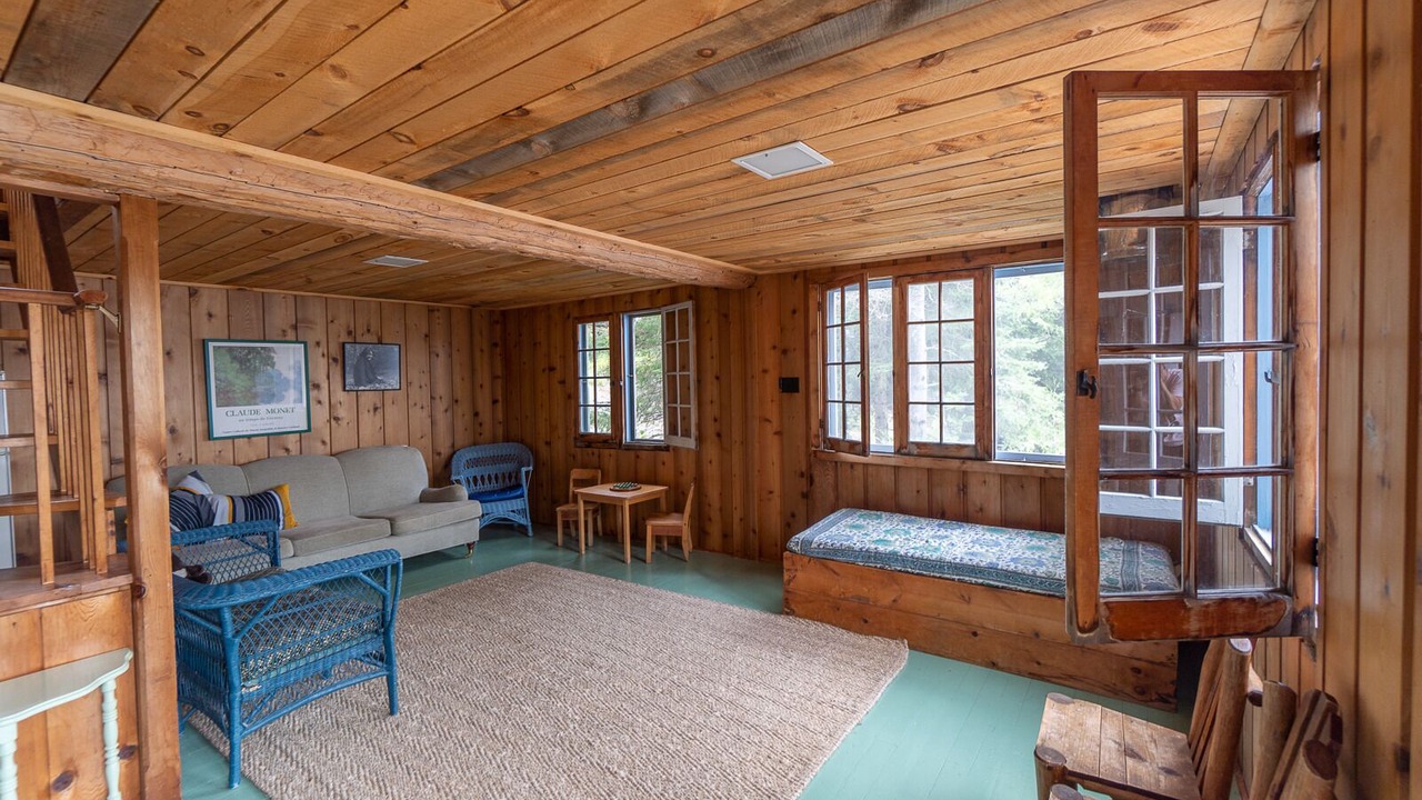 Photo of Livingroom in North Kawartha