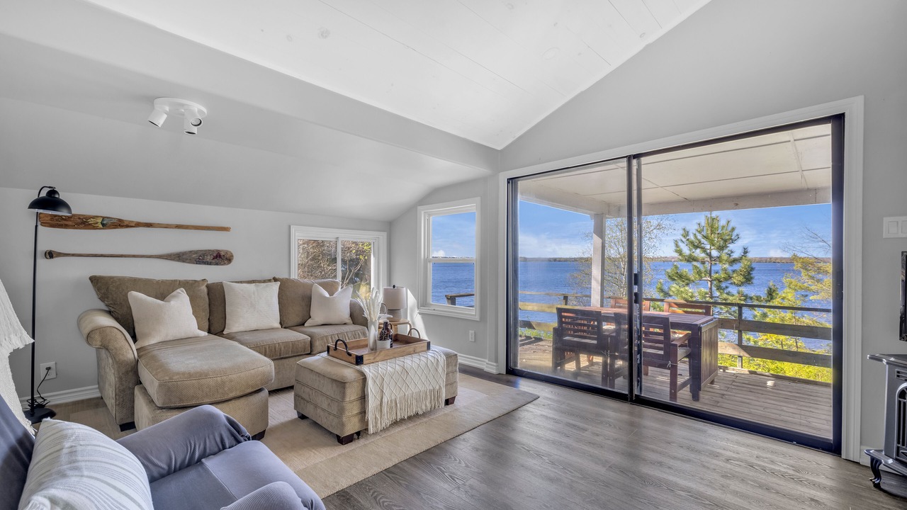 Photo of Livingroom in Prince Edward