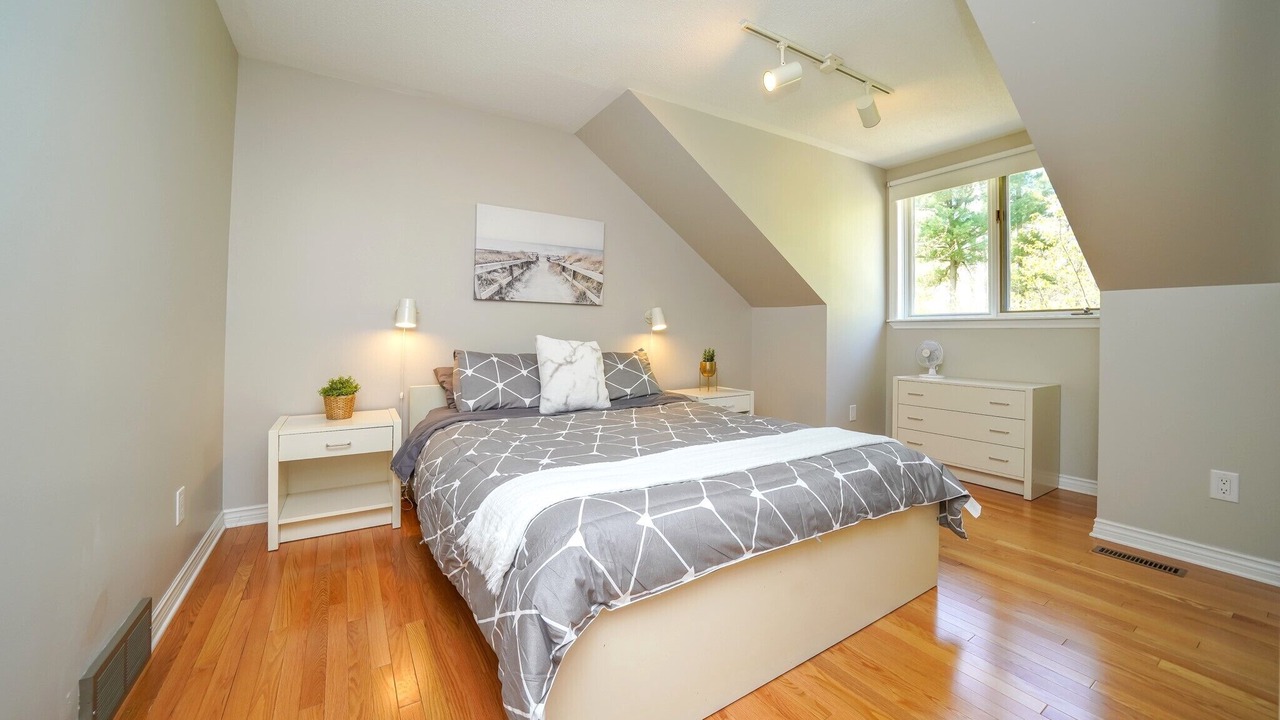 Photo of Bedroom in Grand Bend