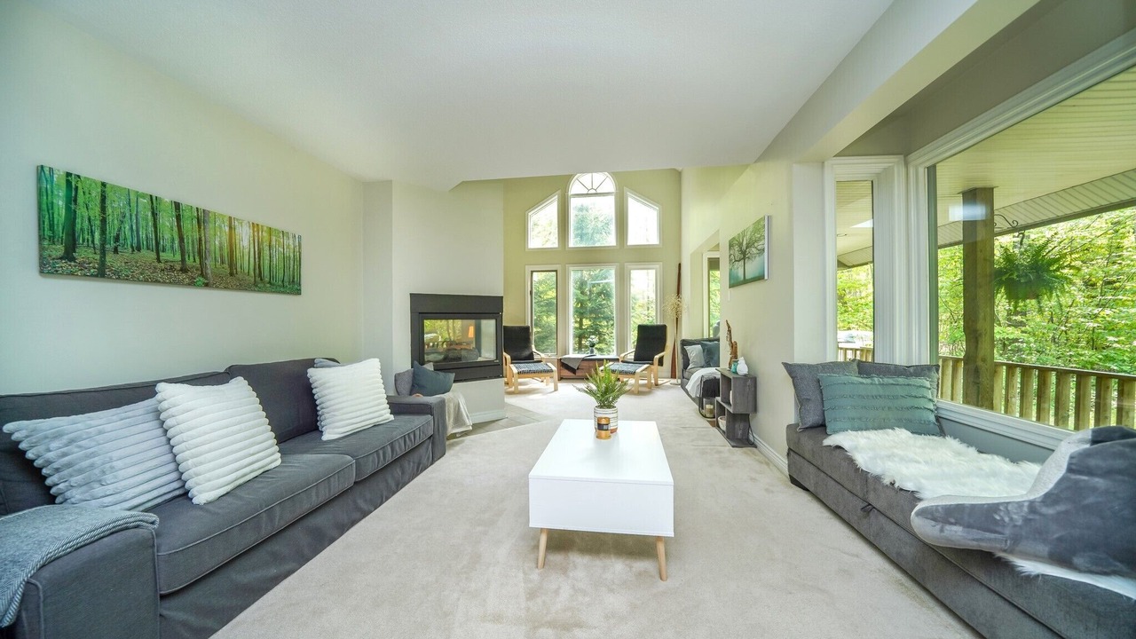 Photo of Livingroom in Grand Bend