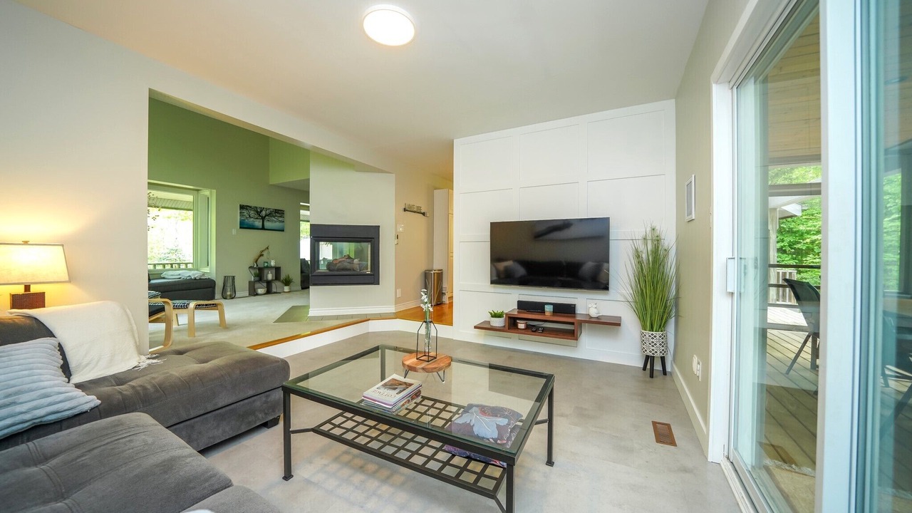 Photo of Livingroom in Grand Bend