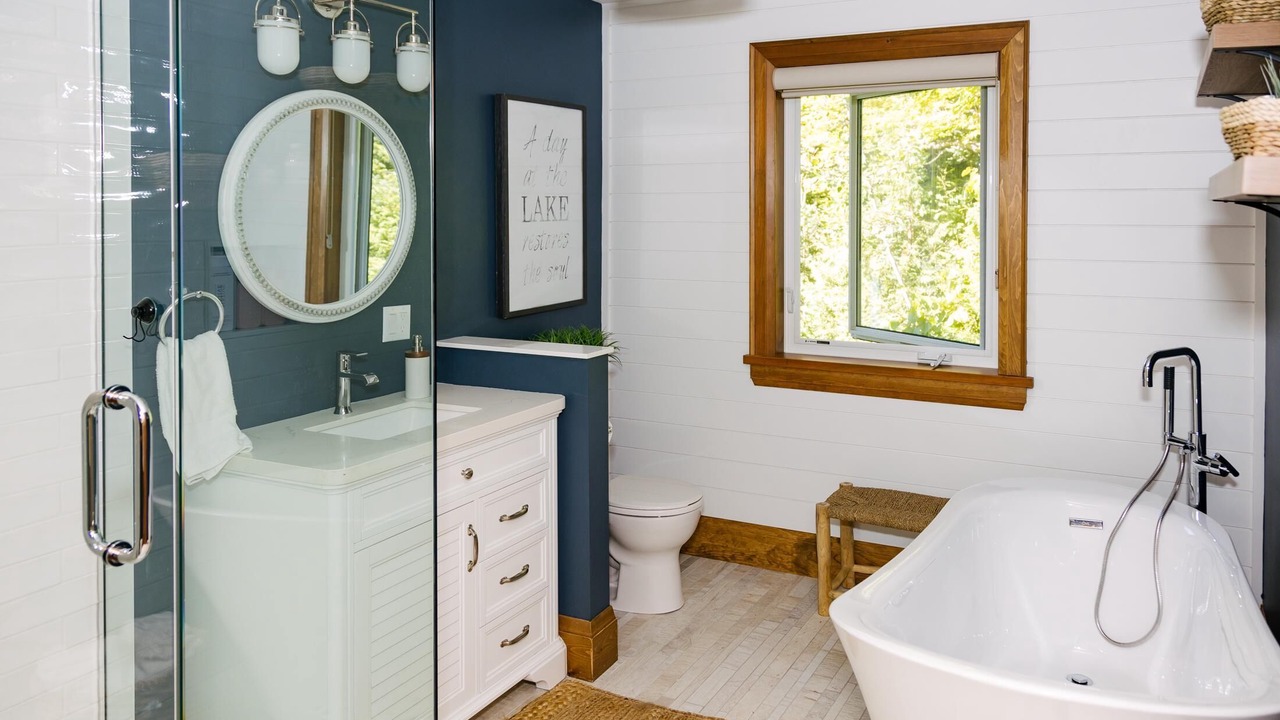 Photo of Bathroom in Dysart et al