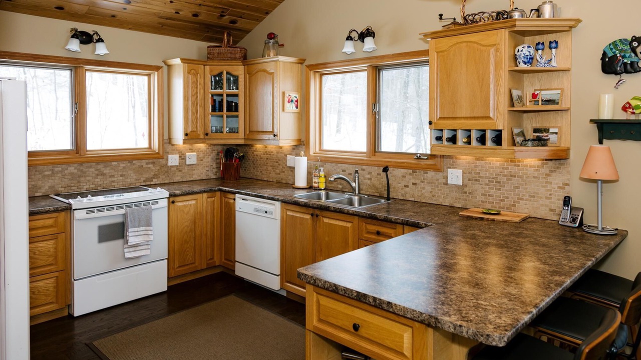Photo of Kitchen in Dysart et al