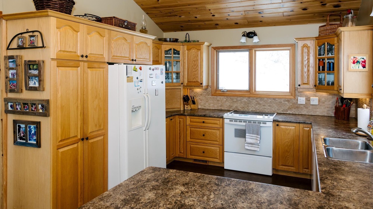 Photo of Kitchen in Dysart et al