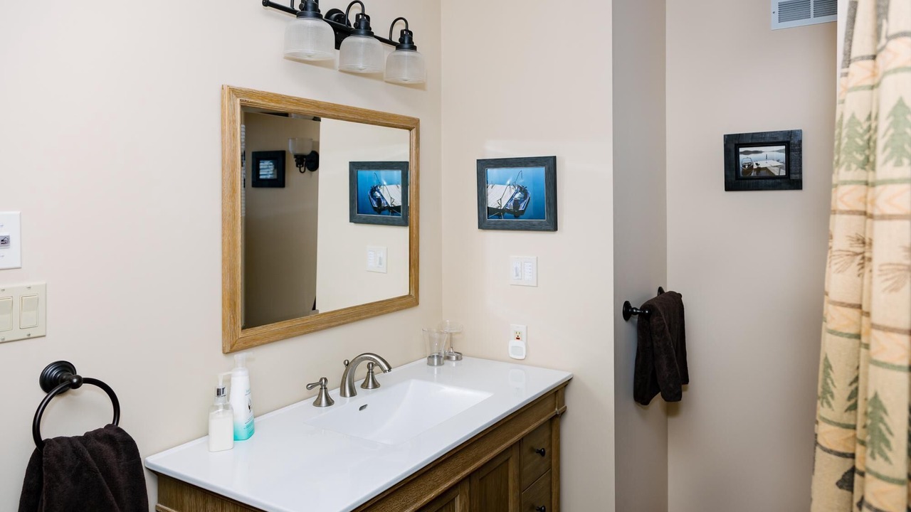 Photo of Bathroom in Dysart et al