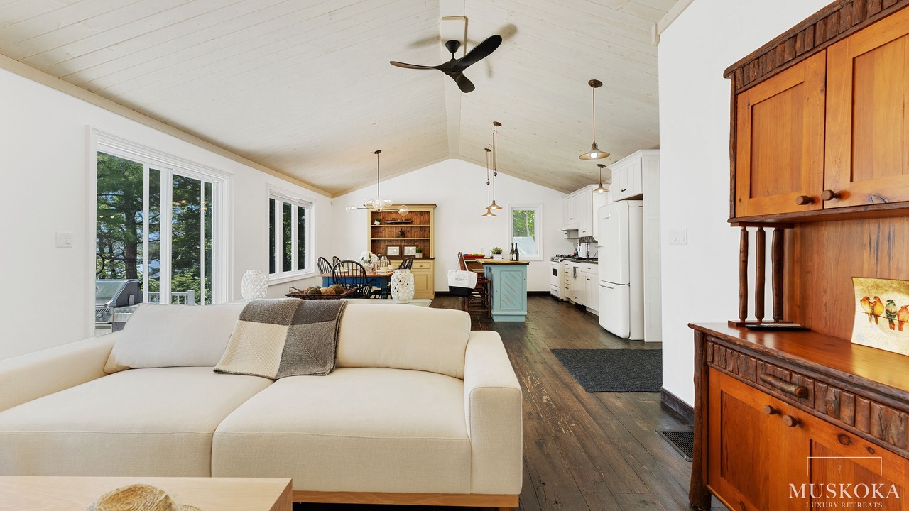 Photo of Livingroom in Rosseau