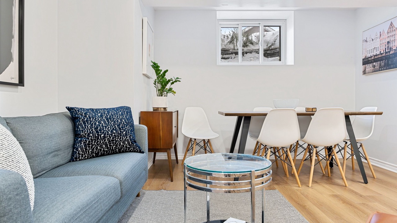 Photo of Livingroom in Ottawa Division