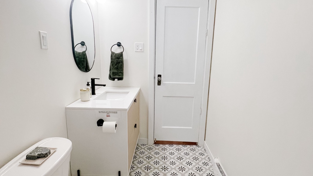 Photo of Bathroom in Marmora and Lake