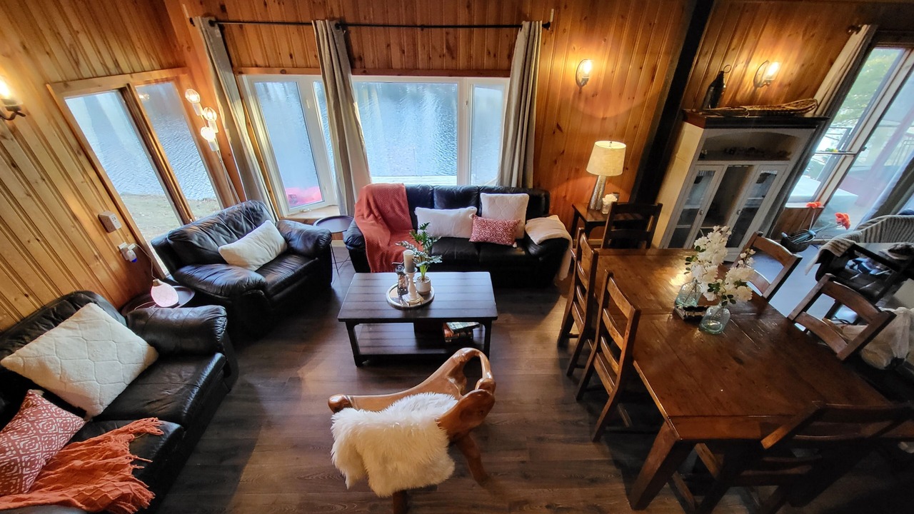 Photo of Livingroom in North Kawartha