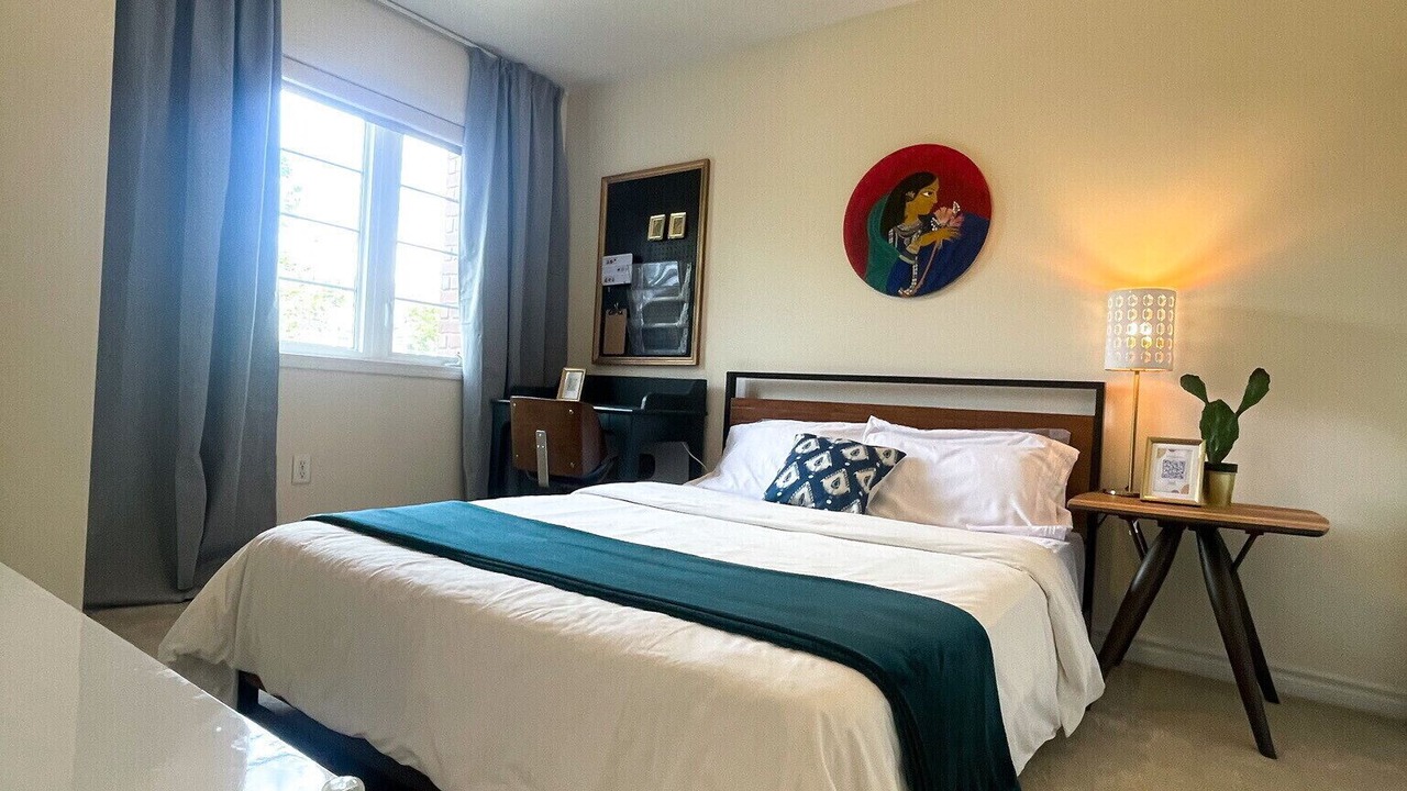 Photo of Bedroom in Clairlea - Birchmount