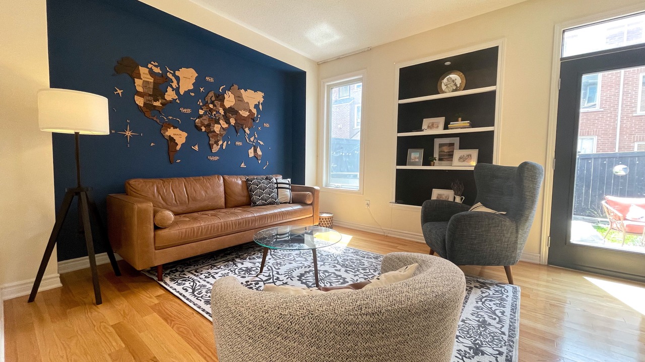 Photo of Livingroom in Clairlea - Birchmount