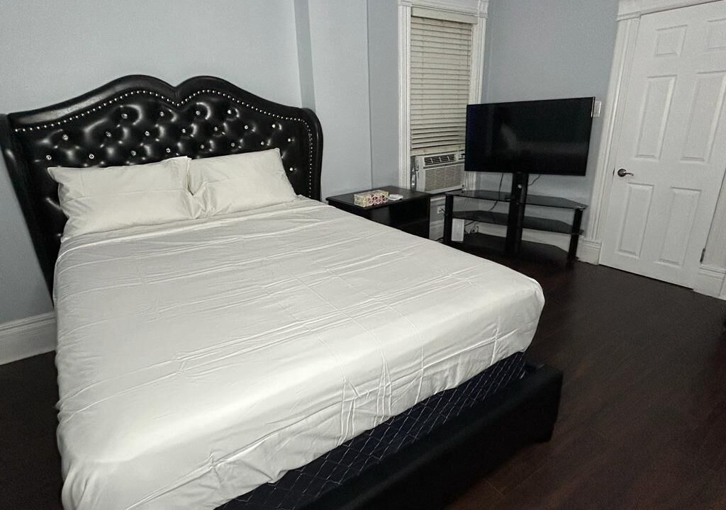 Photo of Bedroom in Brookhaven