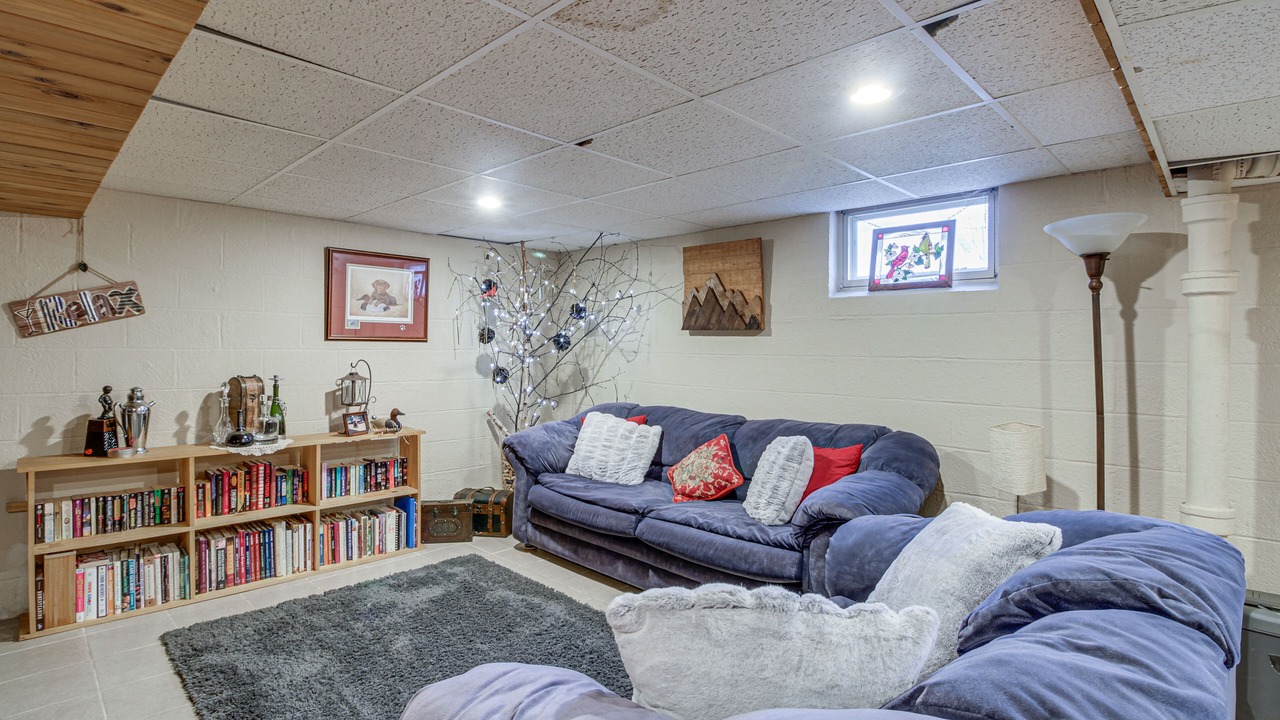 Photo of Livingroom in Lakeside - Lester Park