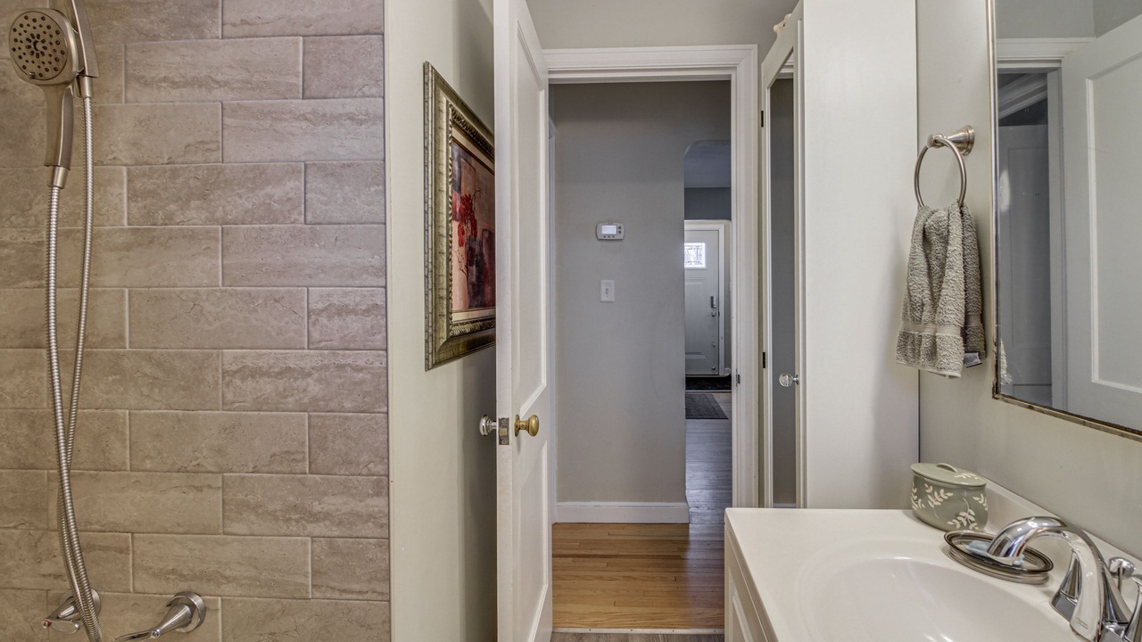 Photo of Bathroom in Lakeside - Lester Park
