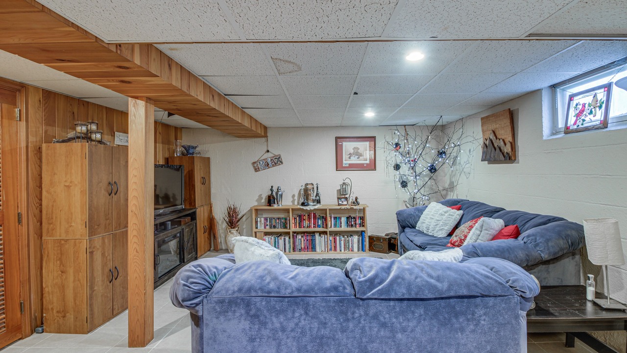 Photo of Livingroom in Lakeside - Lester Park