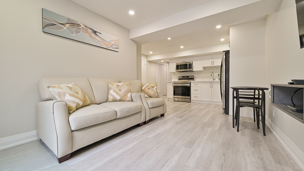 Photo of Livingroom in Hurontario