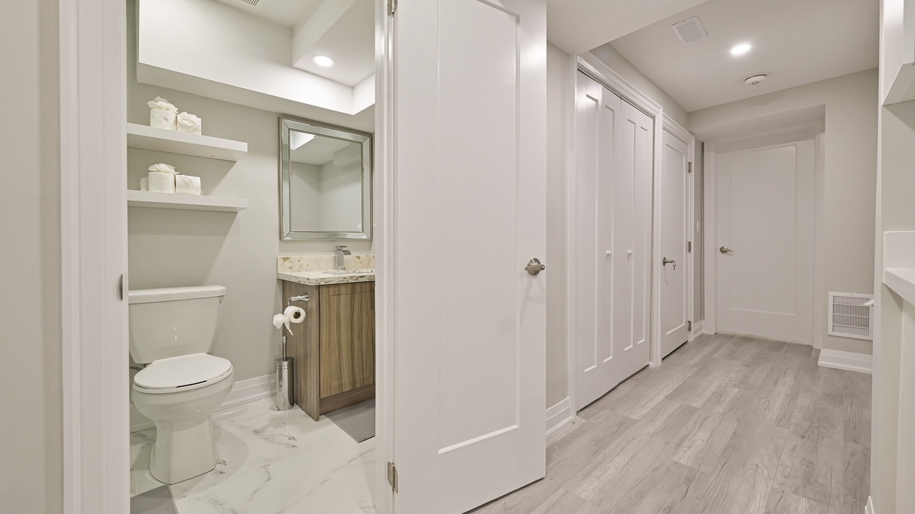Photo of Bathroom in Hurontario