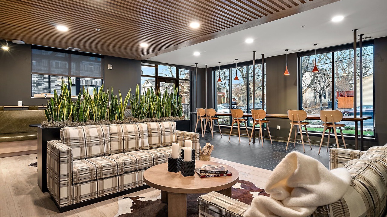 Photo of Livingroom in St. Anthony West