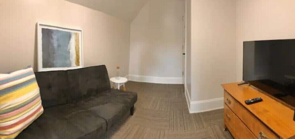 Photo of Livingroom in Lowry Hill East