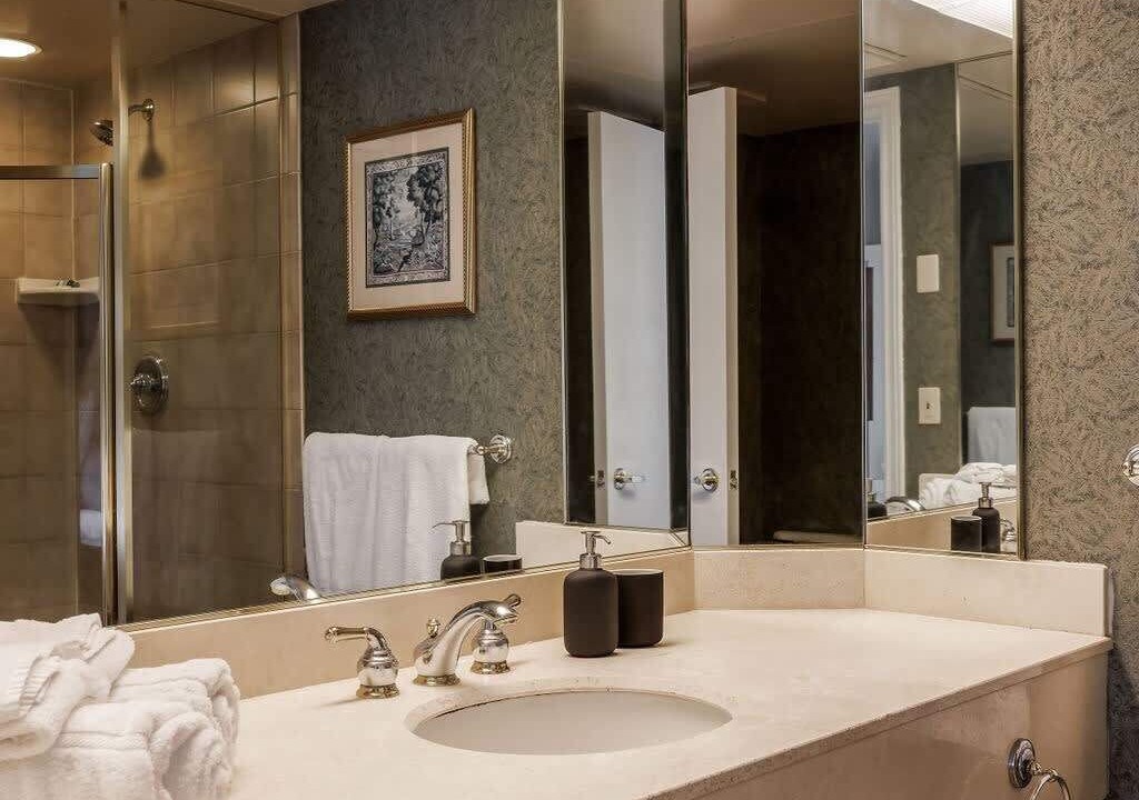 Photo of Bathroom in Oro-Medonte